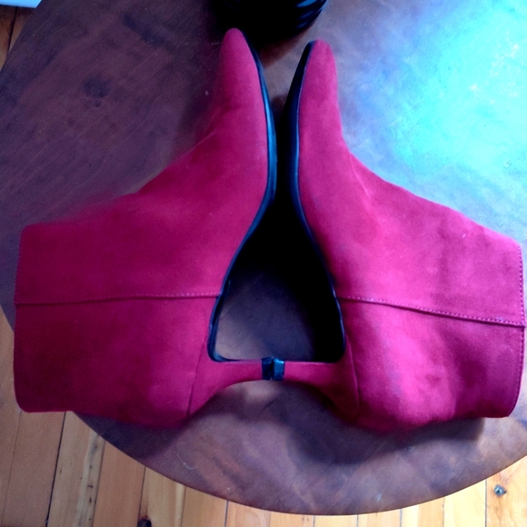 Naturalizer Giselle pointed toe heeled bootie in red - Picture 4 of 6